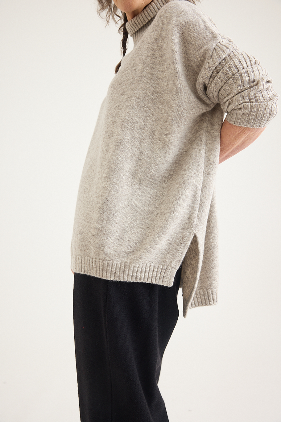 Freeman-B - Bulky High Neck Top
