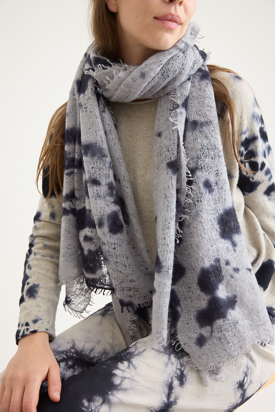 Suzusan - Cashmere Fringed Knit Shawl