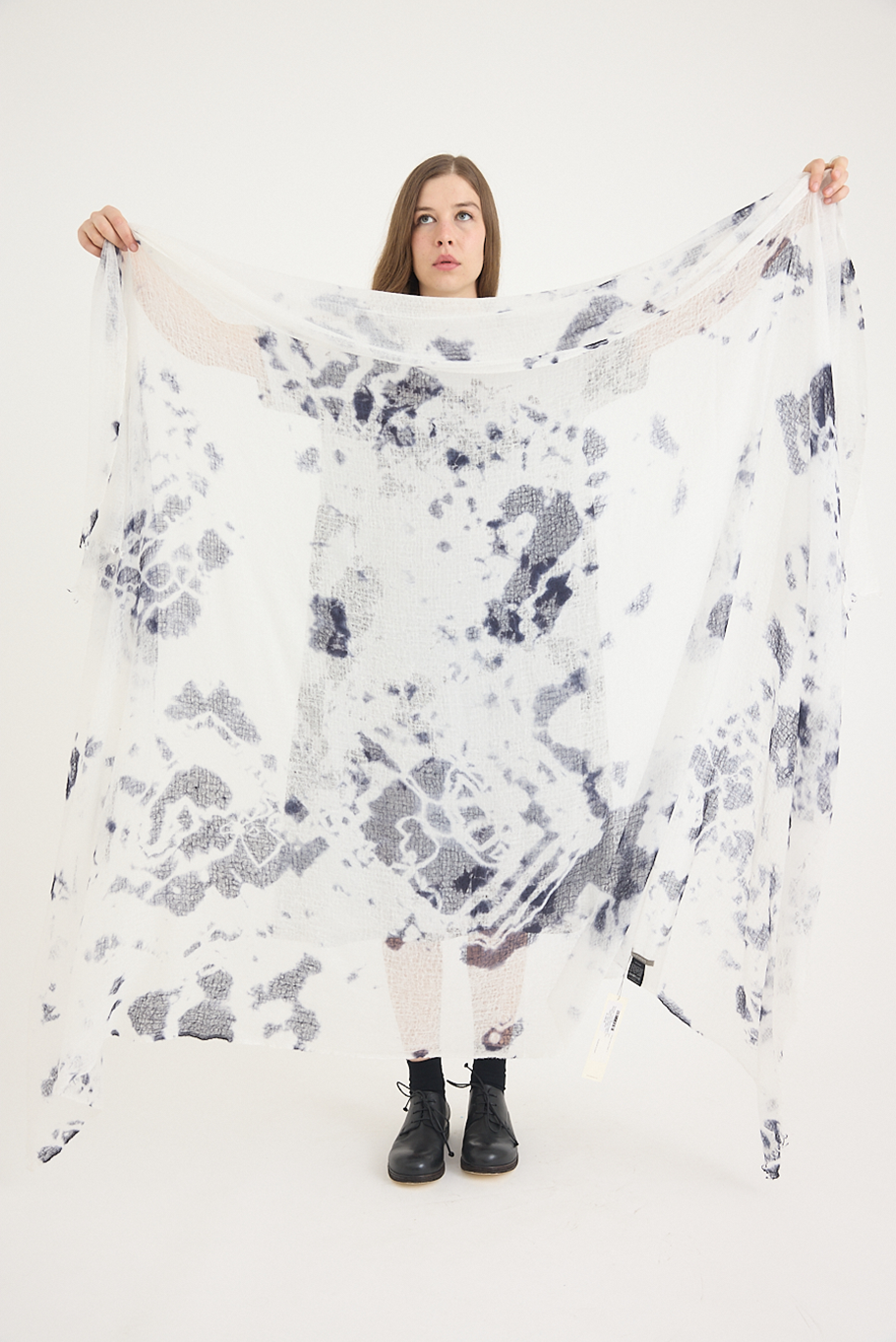 Suzusan - Hand Woven Feather Weight Cashmere Shawl