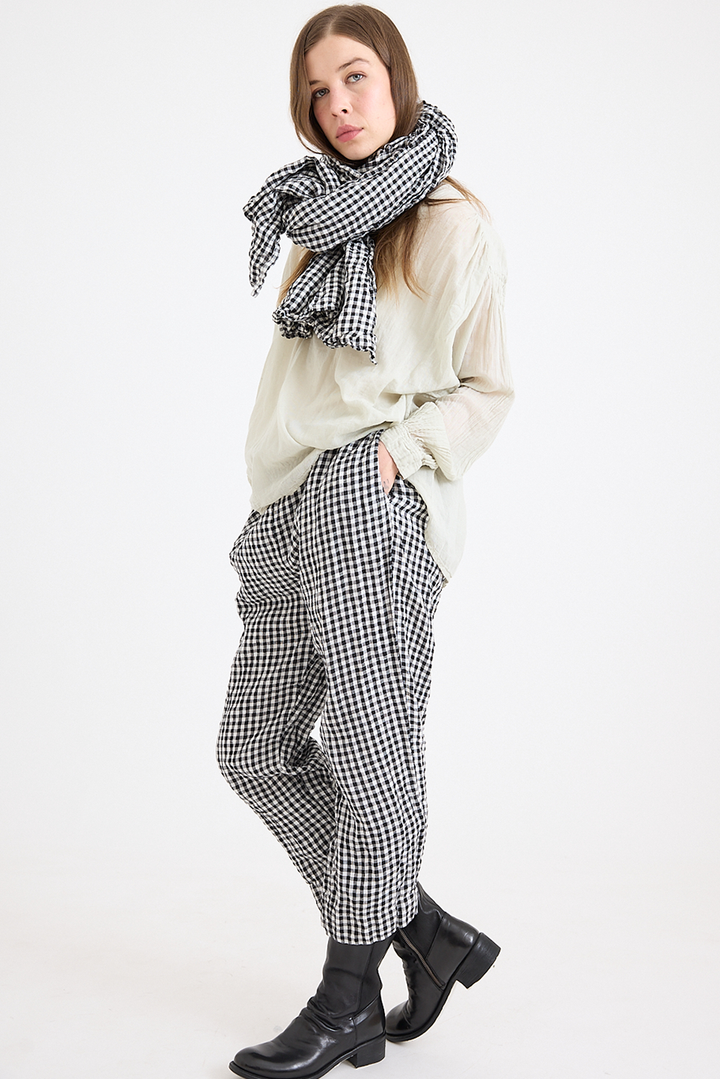 Metta - Lexi Capri Slim Pant - Black &amp; White Gingham Check Linen