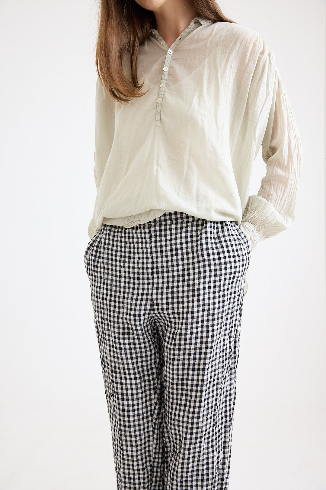 Metta - Lexi Capri Slim Pant - Black &amp; White Gingham Check Linen