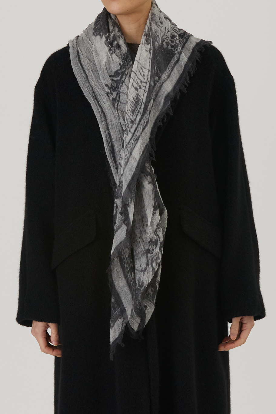 Pas de Calais - Fine Cashmere Romantic Travel Print Scarf