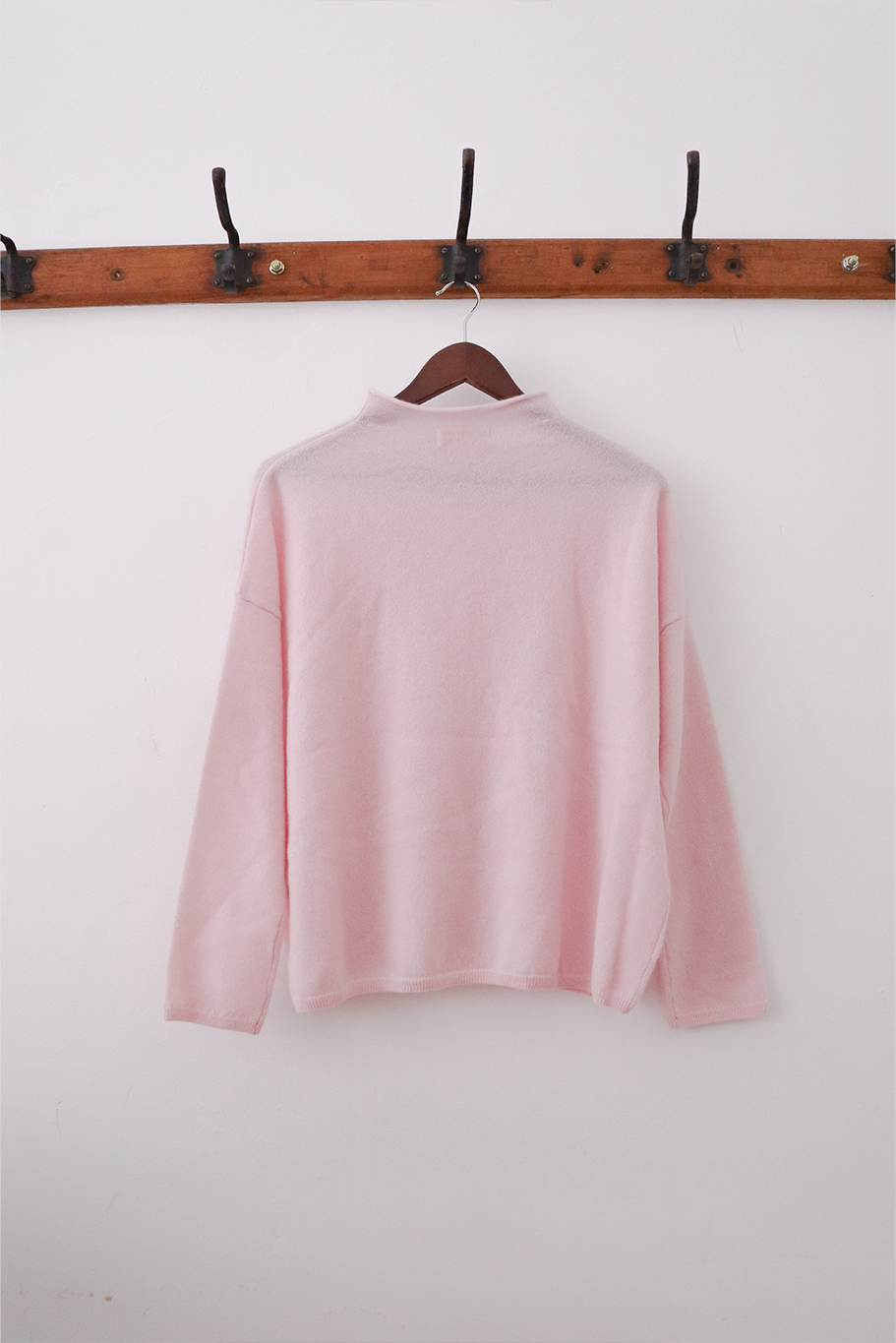 Mia Fratino - Sloane Mockneck