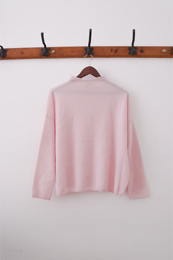 Mia Fratino - Sloane Mockneck