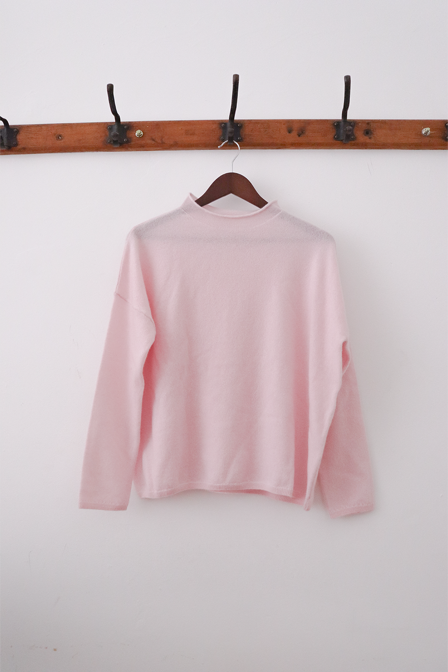 Mia Fratino - Sloane Mockneck