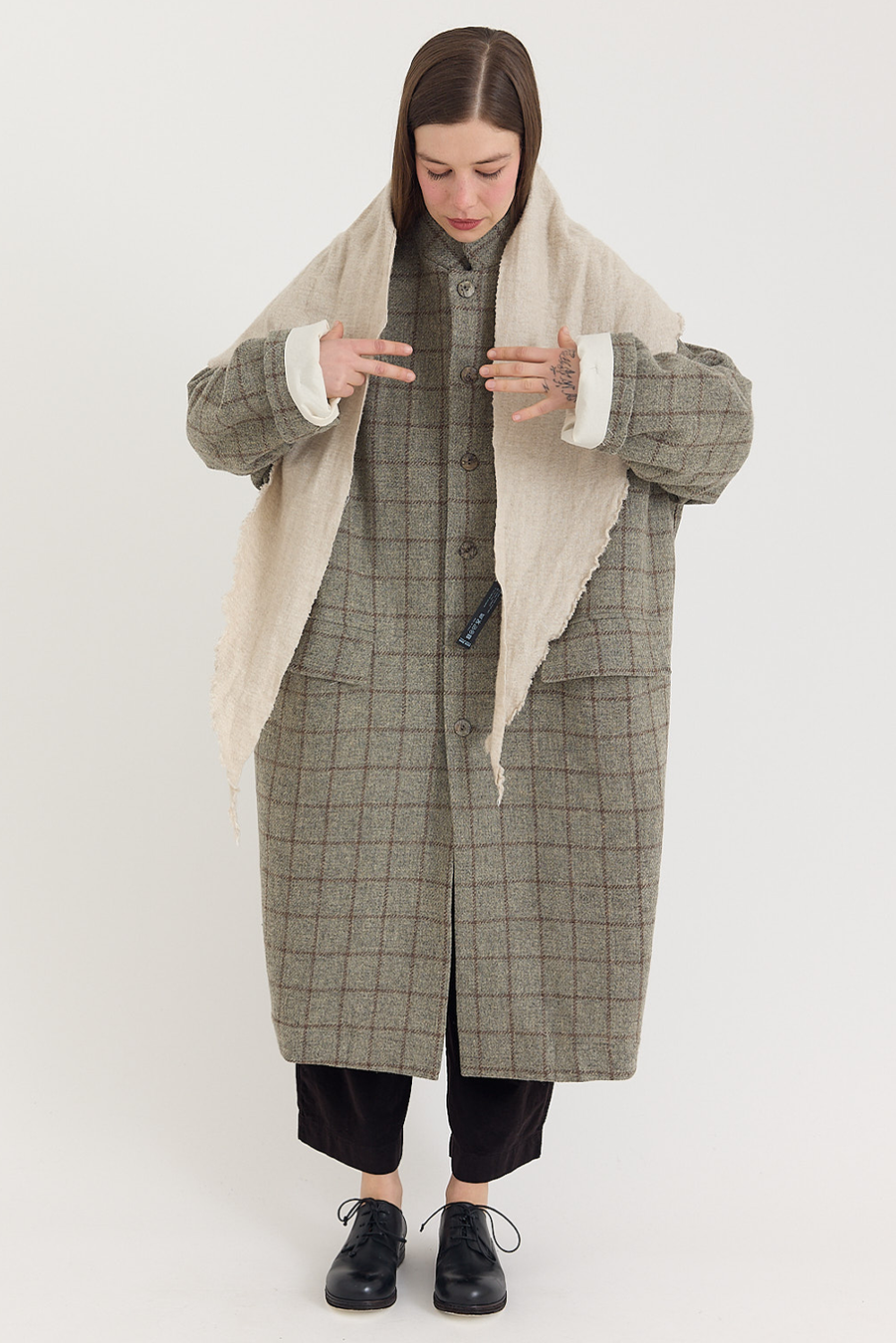 Soft_triangle_scarf_cream_3_90