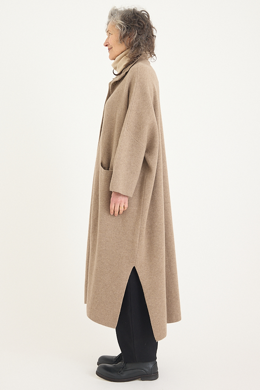 Freeman-B - Square Overcoat