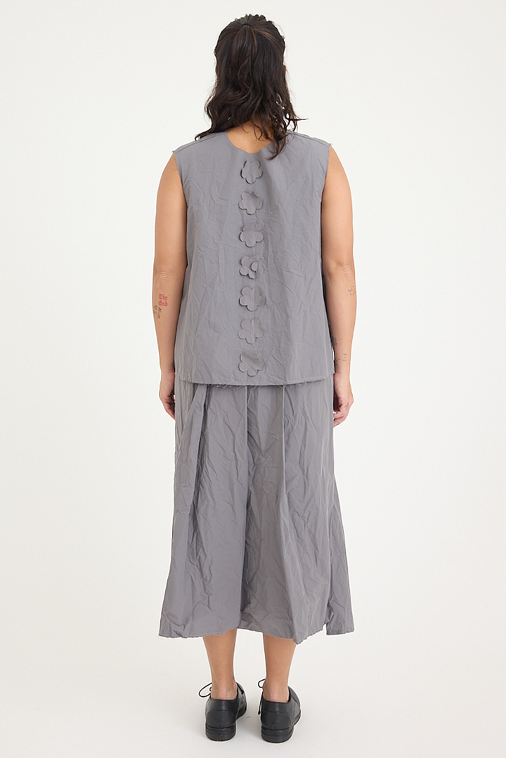 SCHA - V Back Sleeveless Top - Flowers