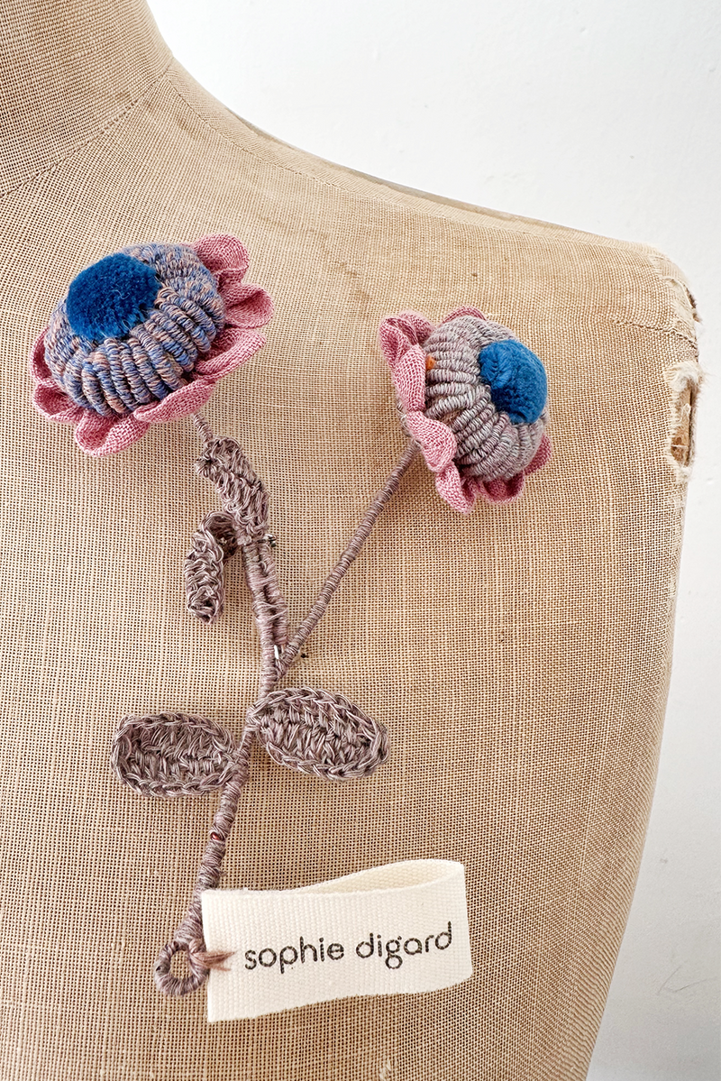 Sophie Digard - Twin Flower Brooch - Linen