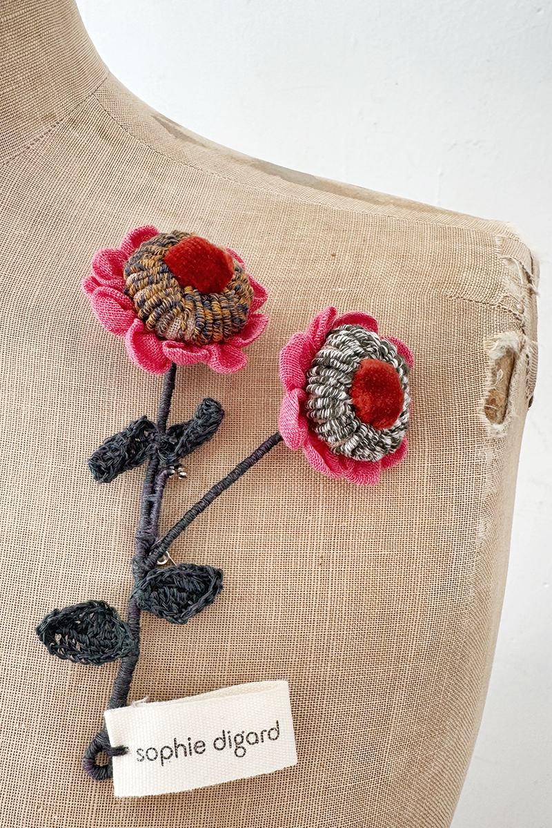 Sophie Digard - Twin Flower Brooch - Linen