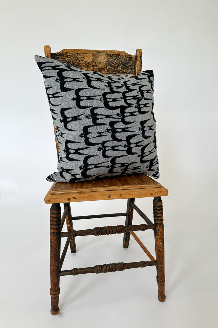 Minä Perhonen - Ravioli Cushion Hello Swallow - AAS7755K